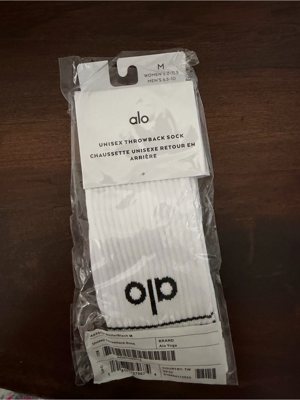 Alo Throwback Socks - White/Black
Size M - Picture 2 of 3